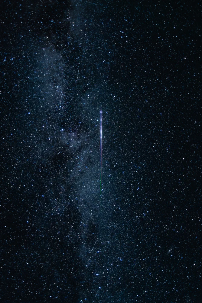 Sternschnuppe fotorgafiert in der Eifel.